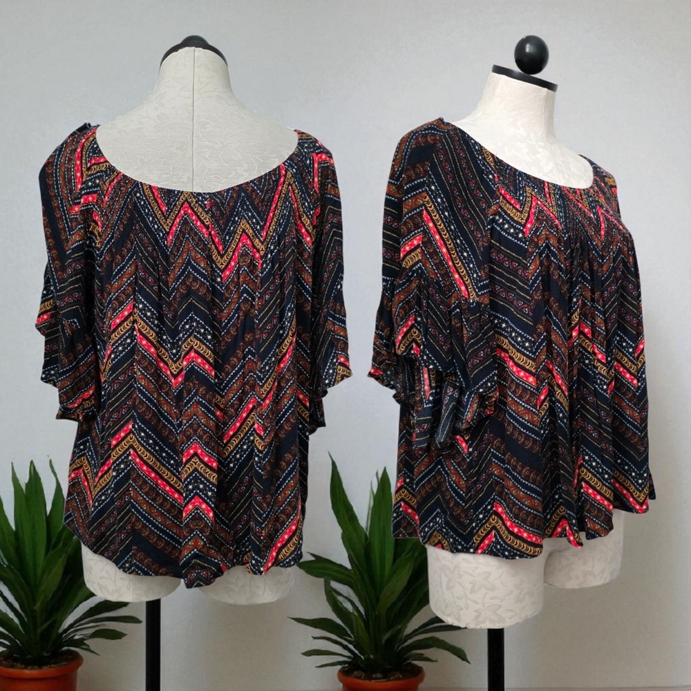 A.N.A Women's Chevron Black & Red Patterned Blouse Tunic Top Bell Tiered Sleeve - Picture 2 of 4